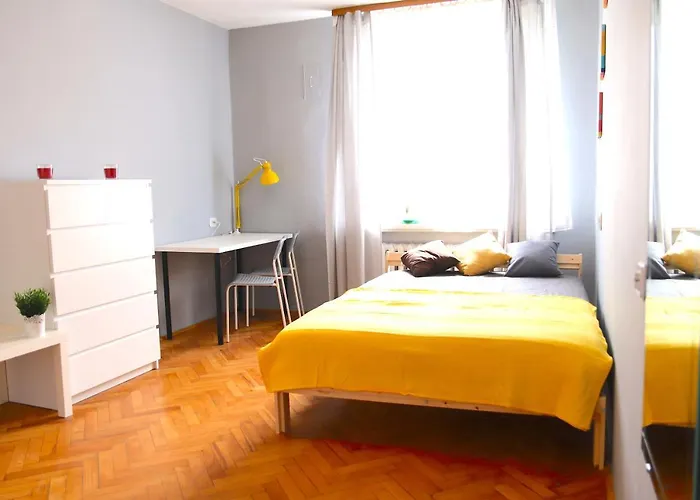 - Ul Grochowa Apartment *